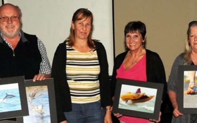 The prize winners from ltr Riaan Jacobs (1st & 2nd), Brigit Hoffmeyer (Judge), Jane Bailey (3rd) and Veronica du Plessis (4th)